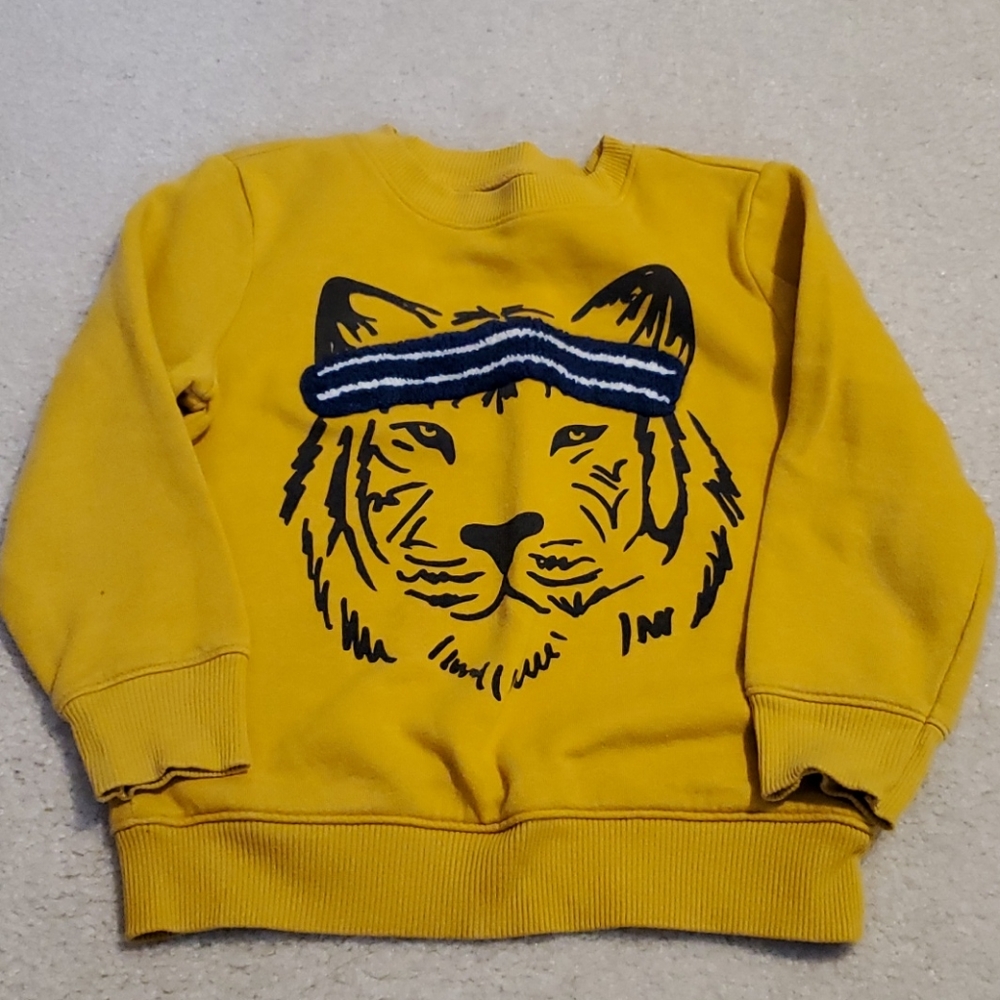 Sweatshirt